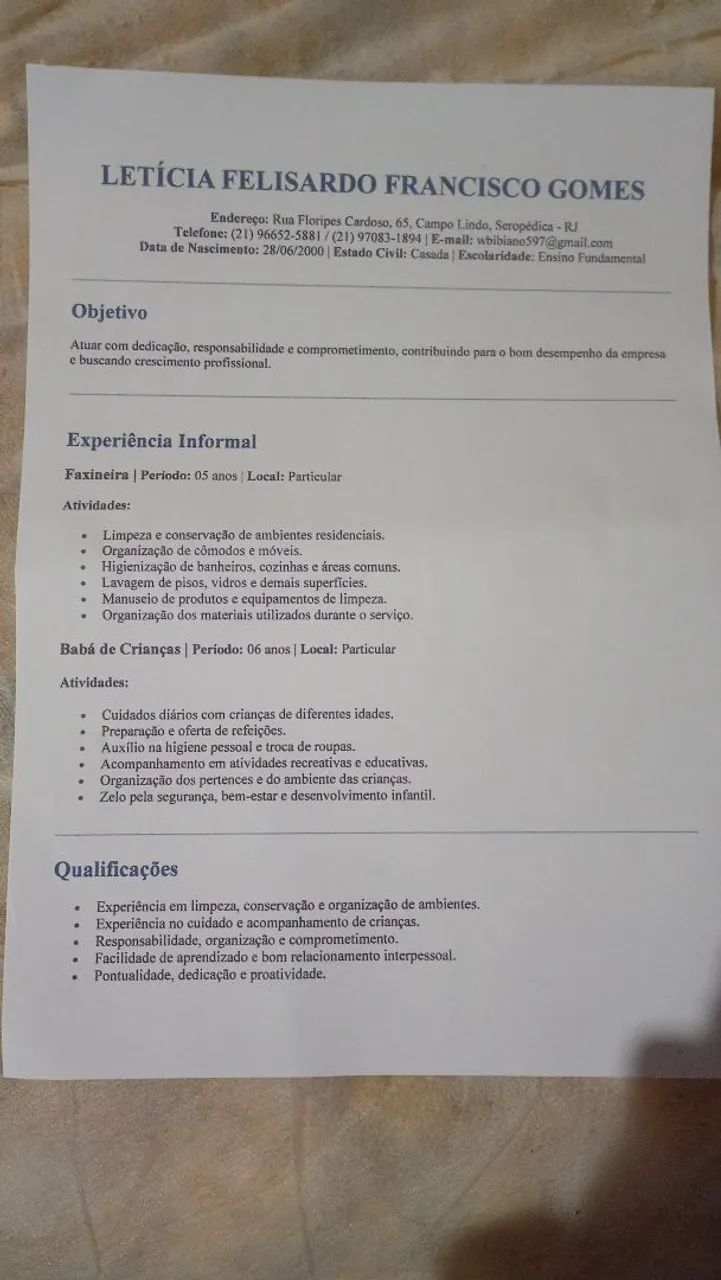 Trabalho como um babá e faço faxina