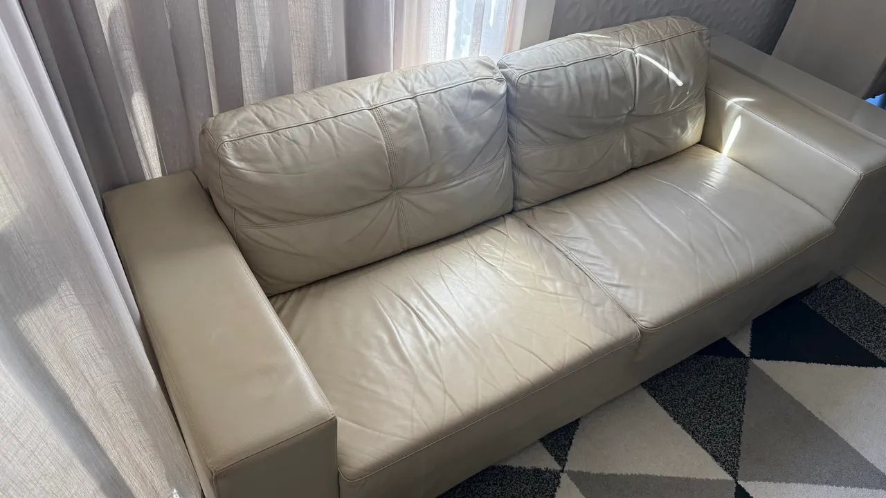 Sofá Domini 2.10m - 100% Couro Legítimo Pérola - Foto 4