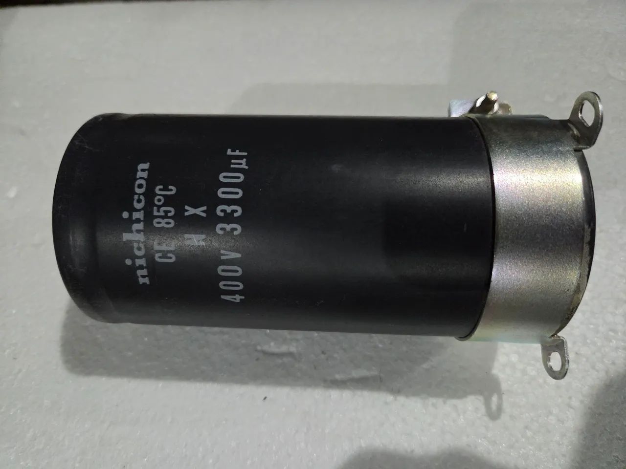 Capacitor Eletrolítico NICHICON 3.300uF 400v