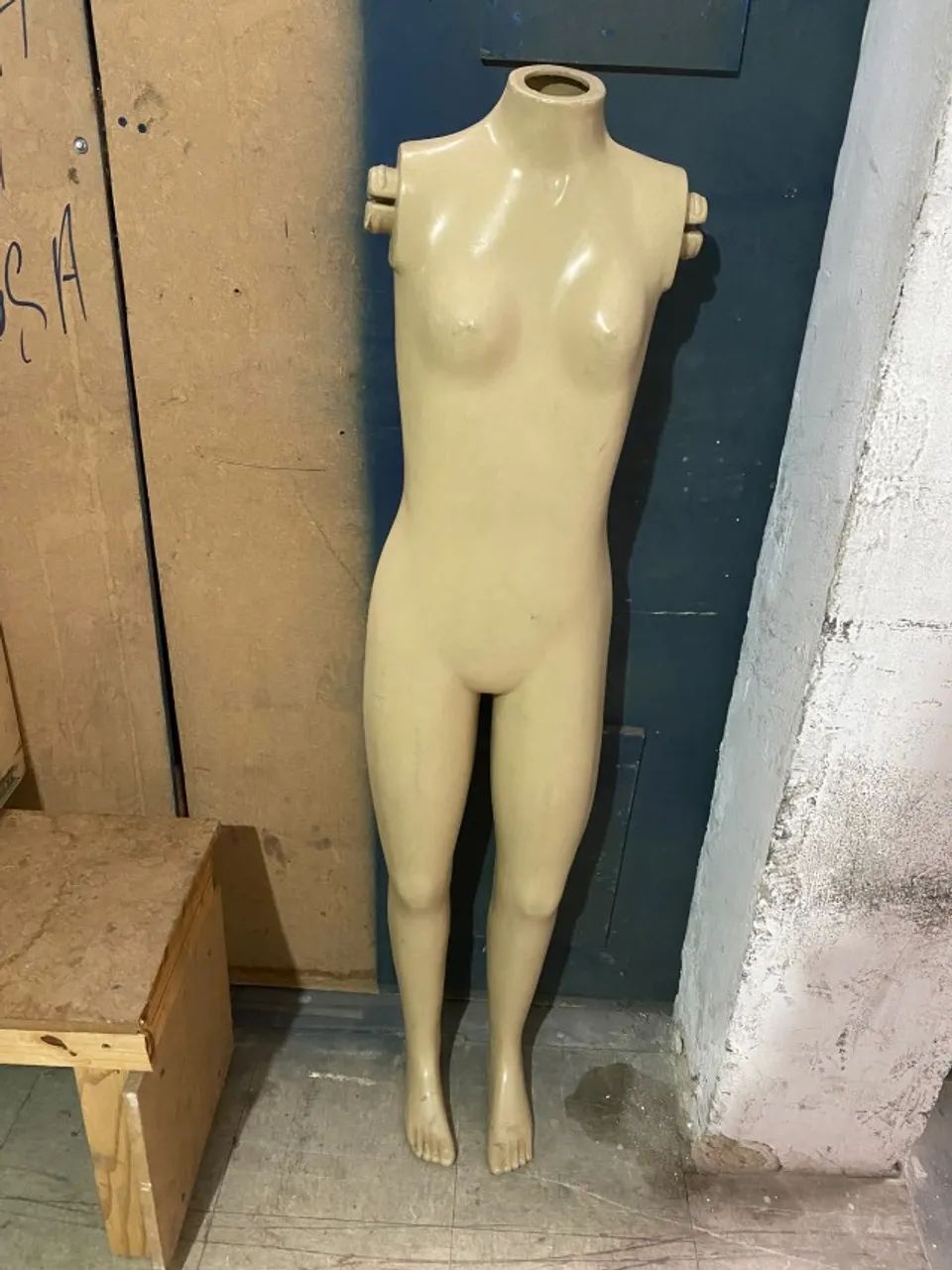 Manequins usados, produtos com marca de uso - Foto 2