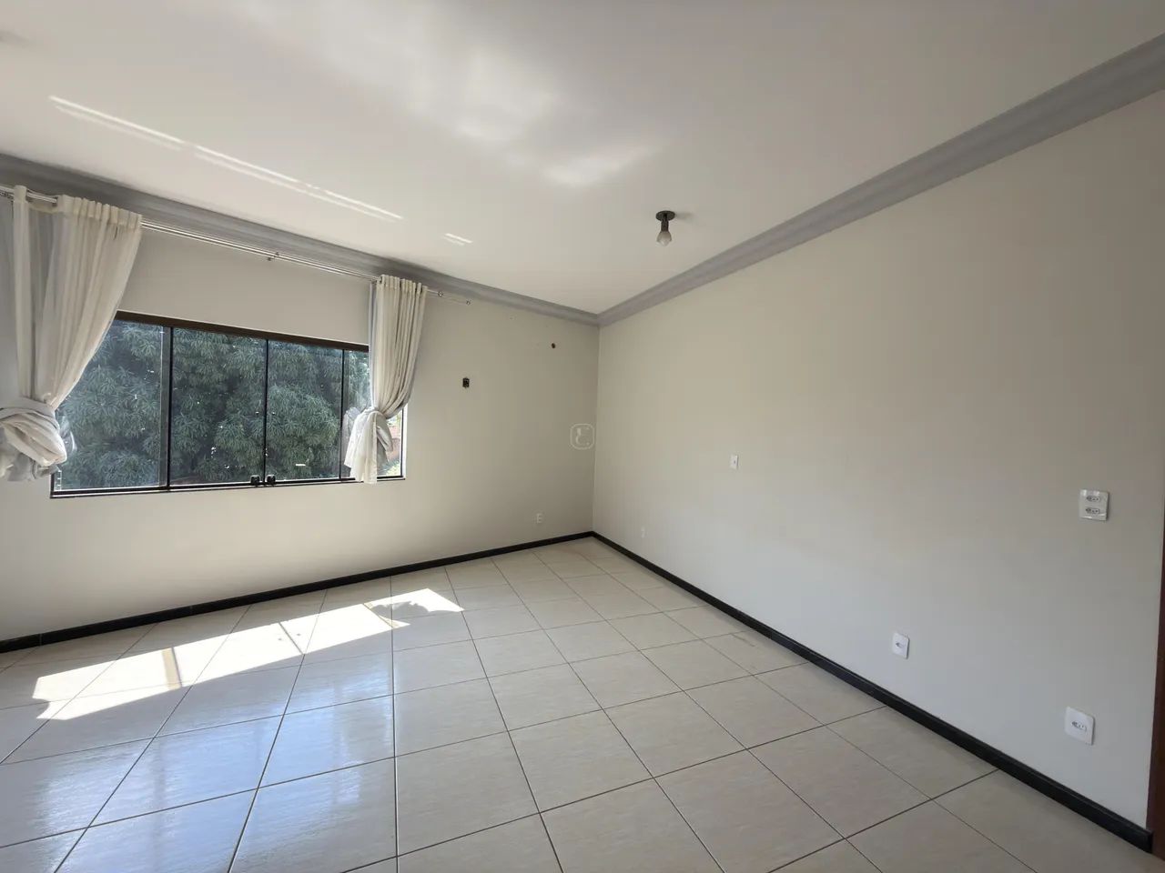 Sobrado com 4 dormitórios para locação no bairro Plano Diretor Norte - Foto 5