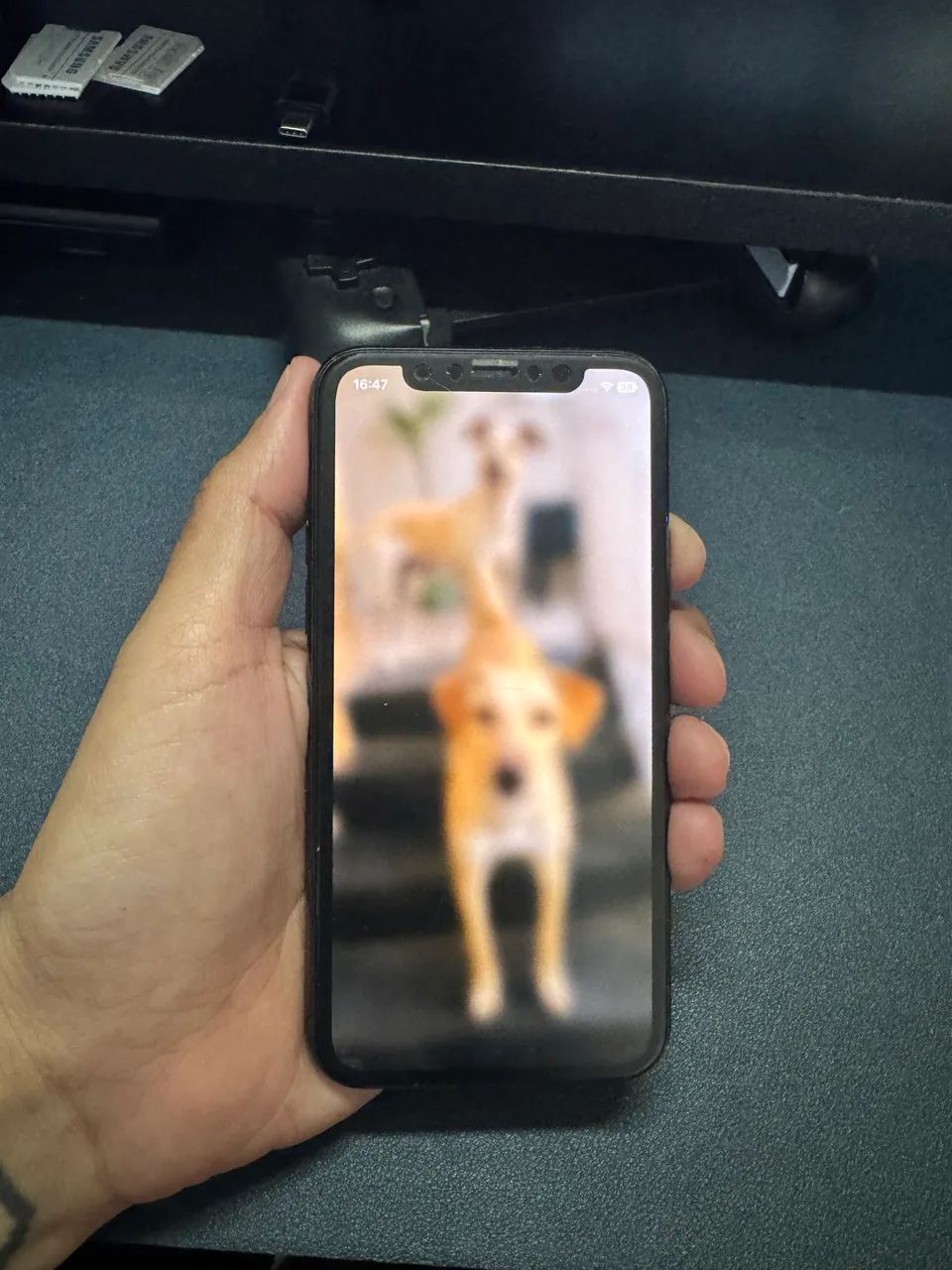 iPhone 11 Pro 256gb Black - Bateria 70% - Foto 2