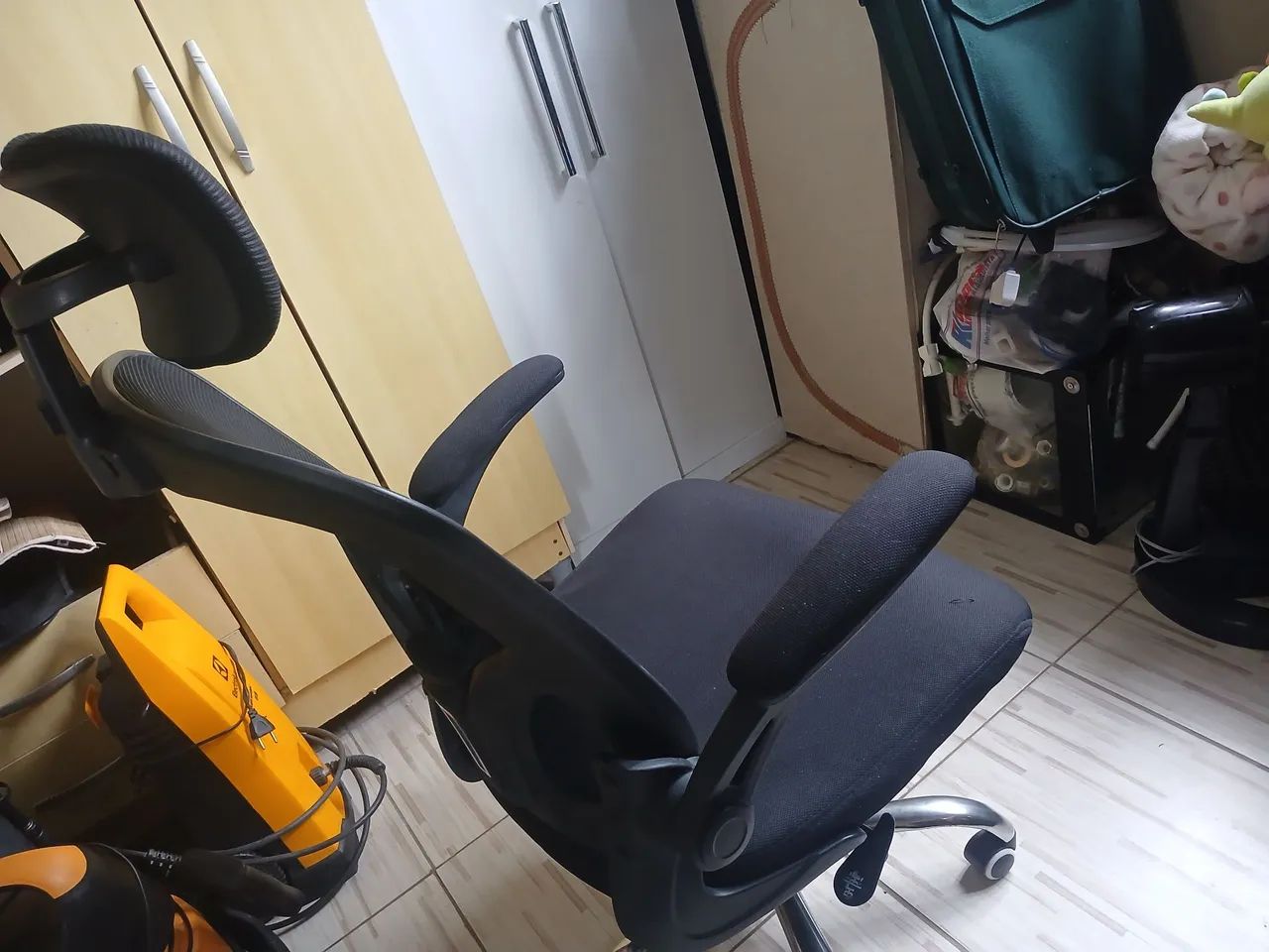 Cadeira giratória levanta e abaixa 130reais  - Foto 5