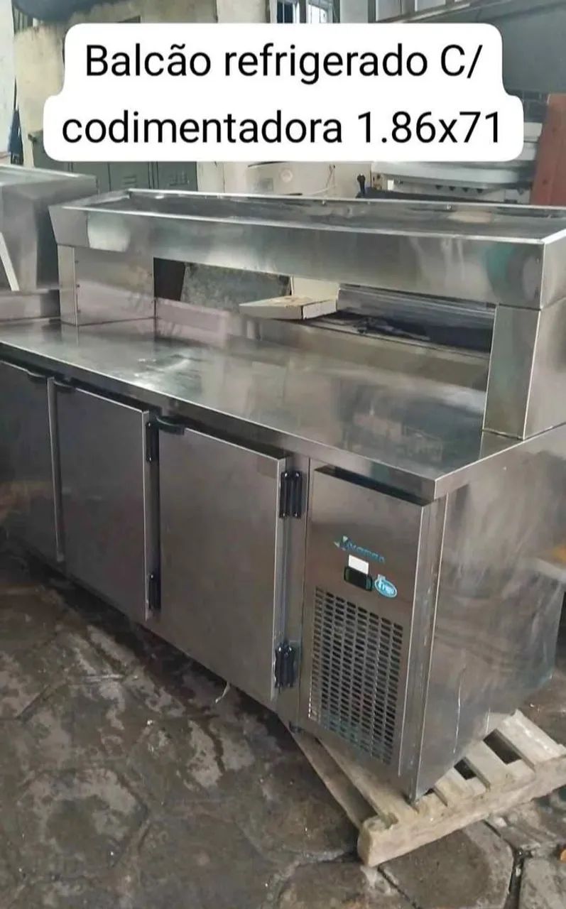 Balcão refrigerado com condimentadora 