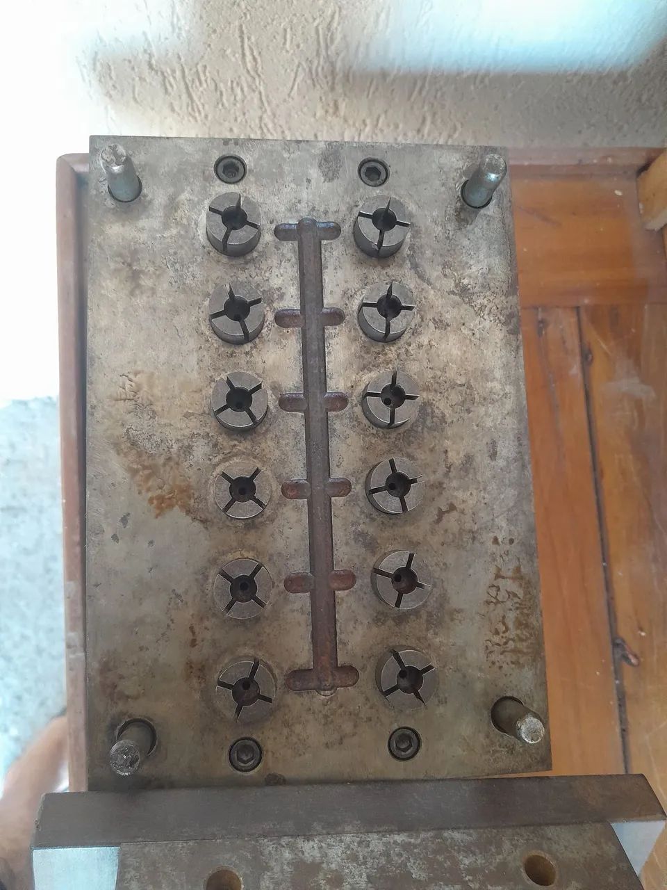 MOLDE PE DE SOFA/SAPATEIRA PARA INJETORAS PLÁSTICA  - Foto 3