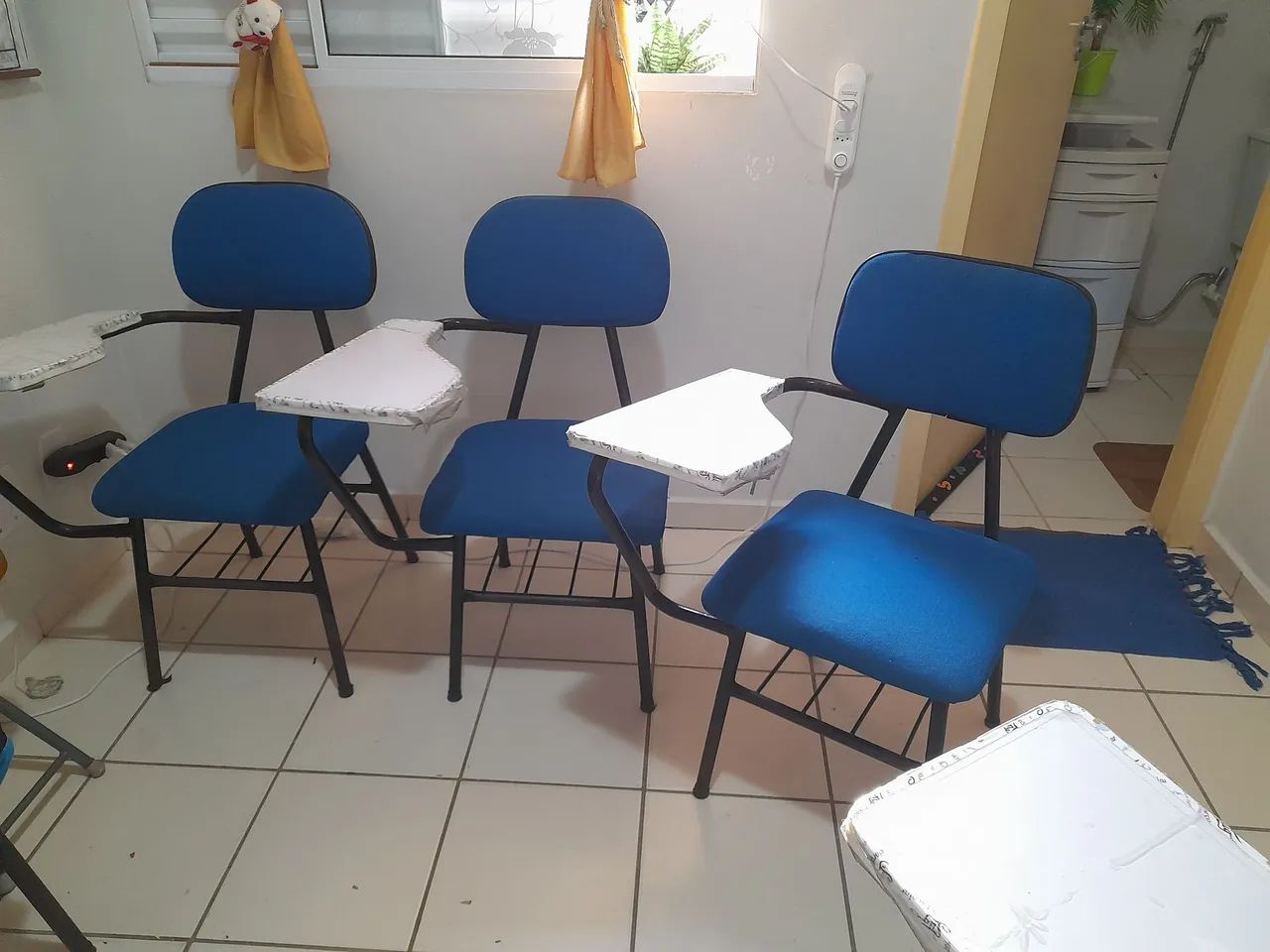 Cadeiras universitárias bem conservadas - Foto 5