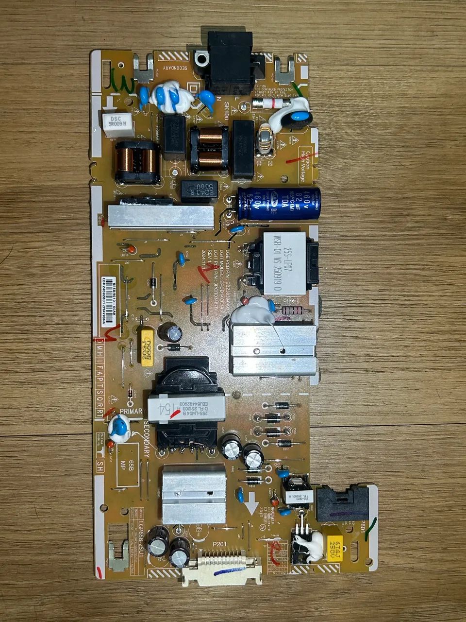 Placa fonte e principal LG 4K 65 modelo 65UA8550PSA - Foto 2