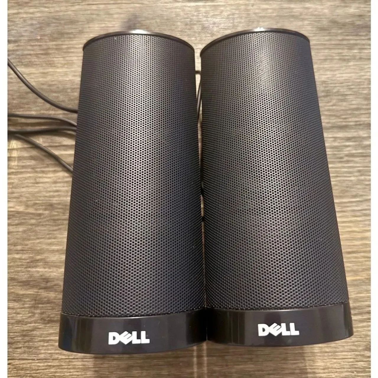 Caixinha de som Dell AX210 usada 