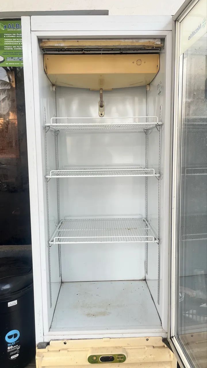Expositor Refrigerado de Bebidas Metalfrio 398 Litros Branco VB40RL - Foto 3