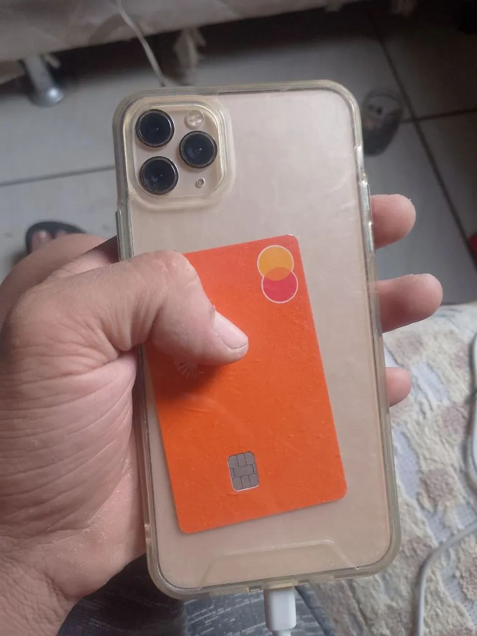 iPhone 11 pro Max, barato, em ótimo estado funciona tudo