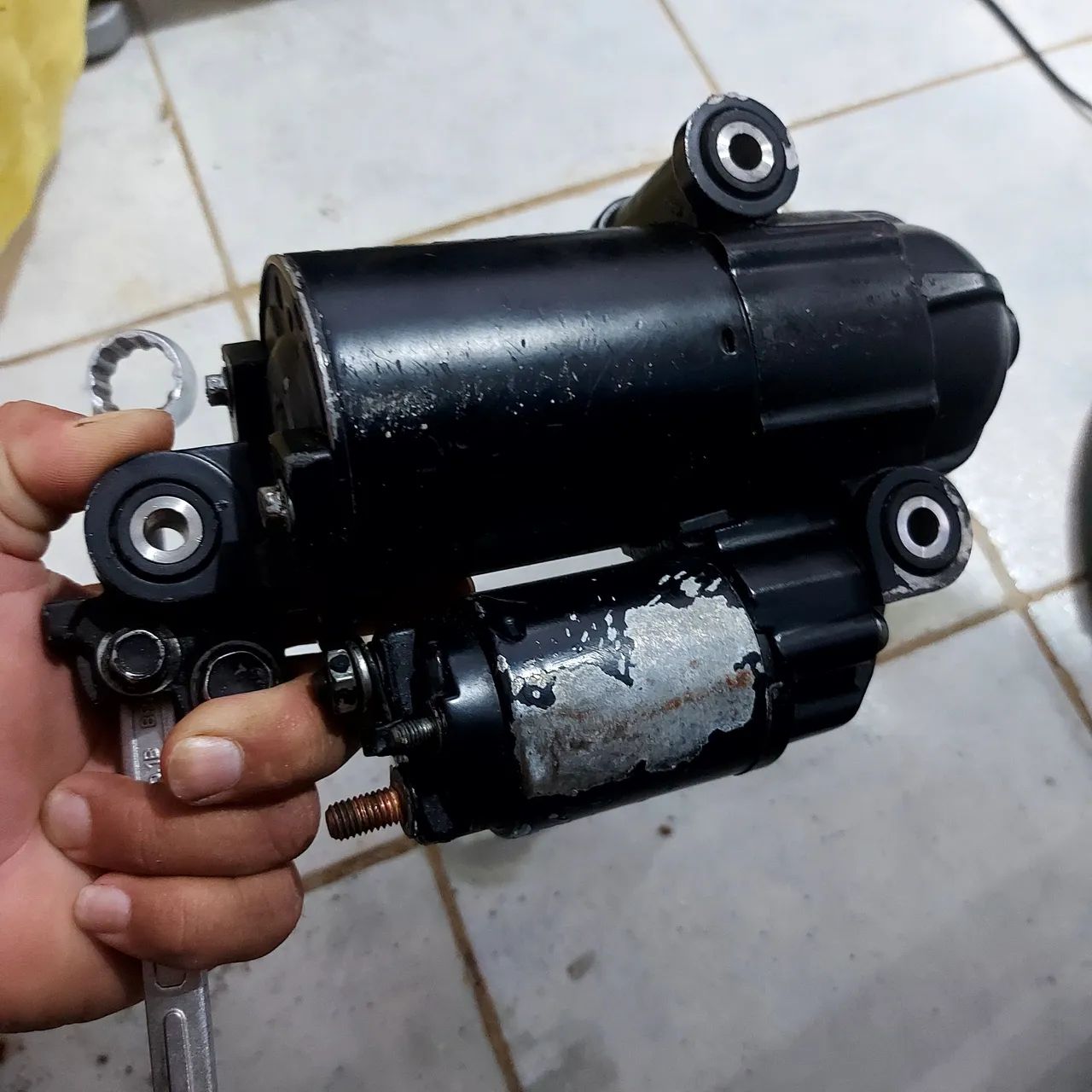 Motor de partida mercury 150HP original pouco usado - Foto 3