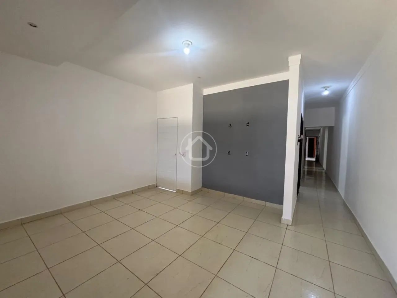 EXCELENTE CASA COM 03 QUARTOS E GOURMET - Foto 3