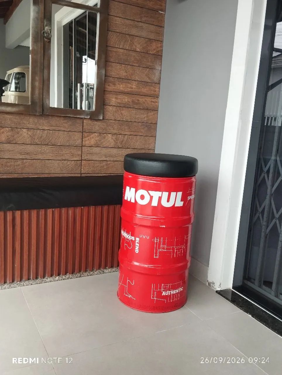 Latão feito banqueta 