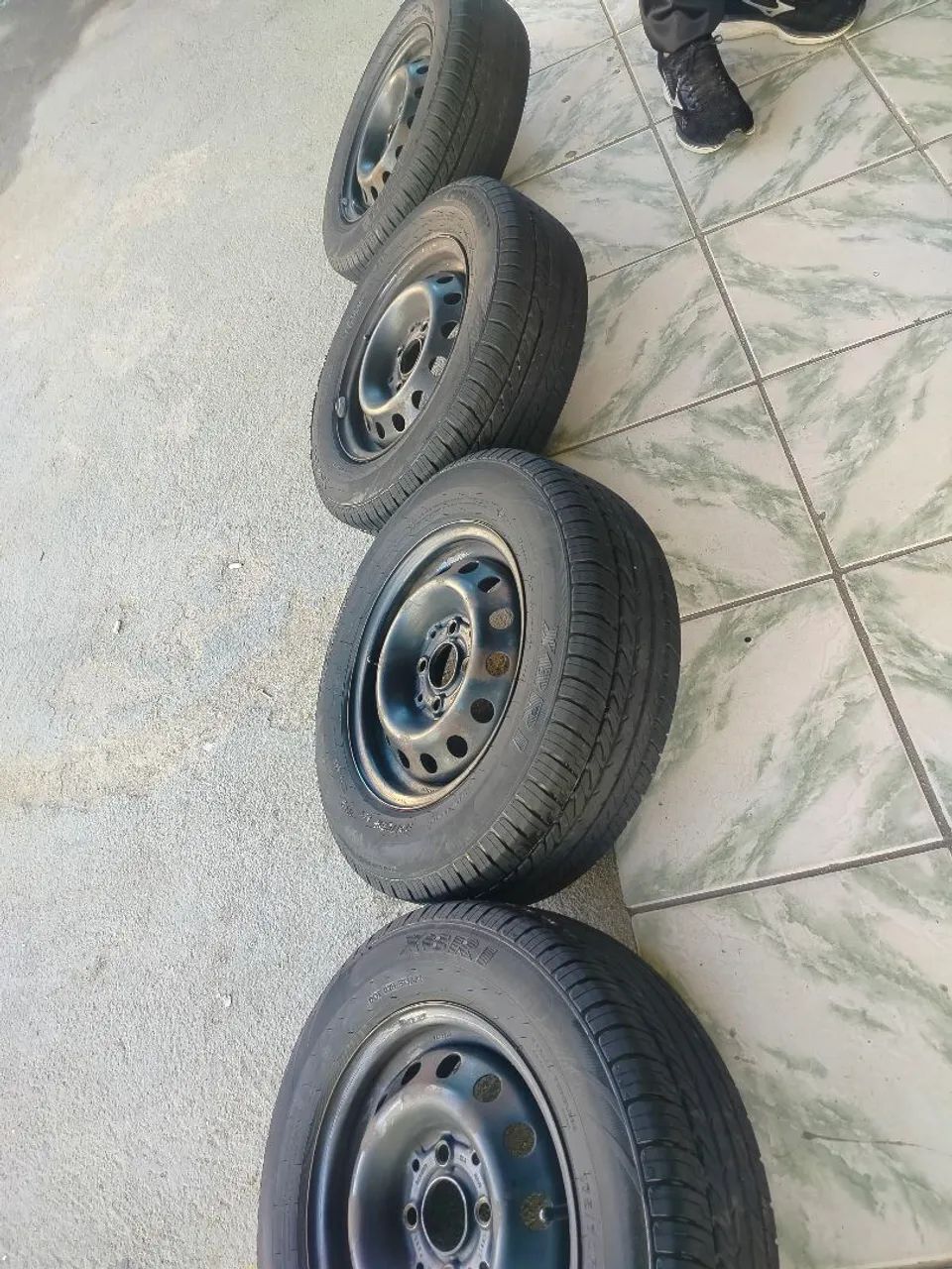 Pneus aro 13 com rodas - Foto 3