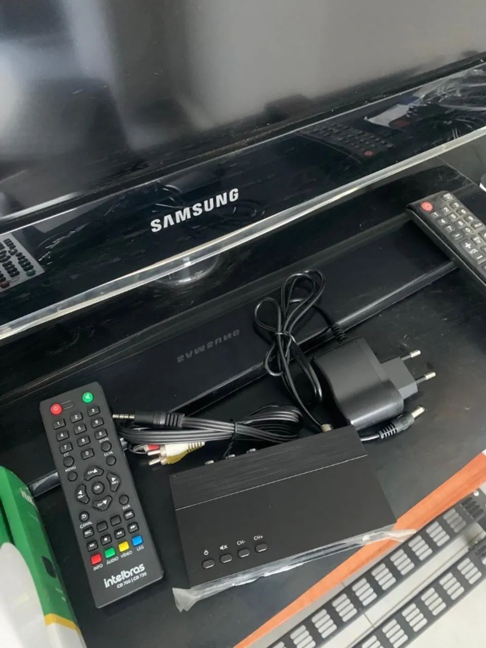 TV Samsung LN37B530P2R! Com tela de 37 polegadas e resolução Full HD - Foto 2