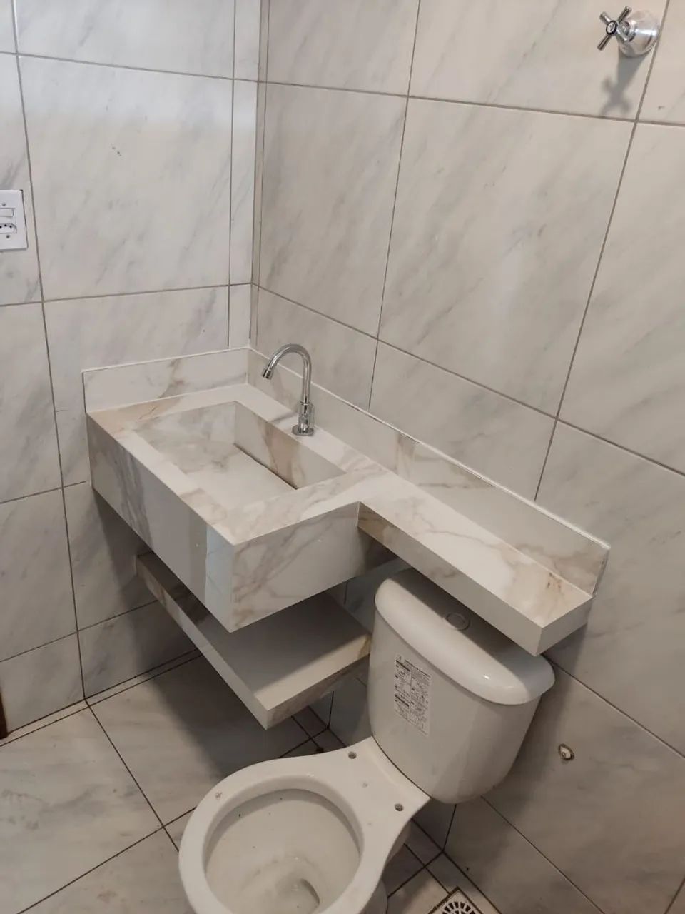 Pia escupida no porcelanato sobre medida  - Foto 4