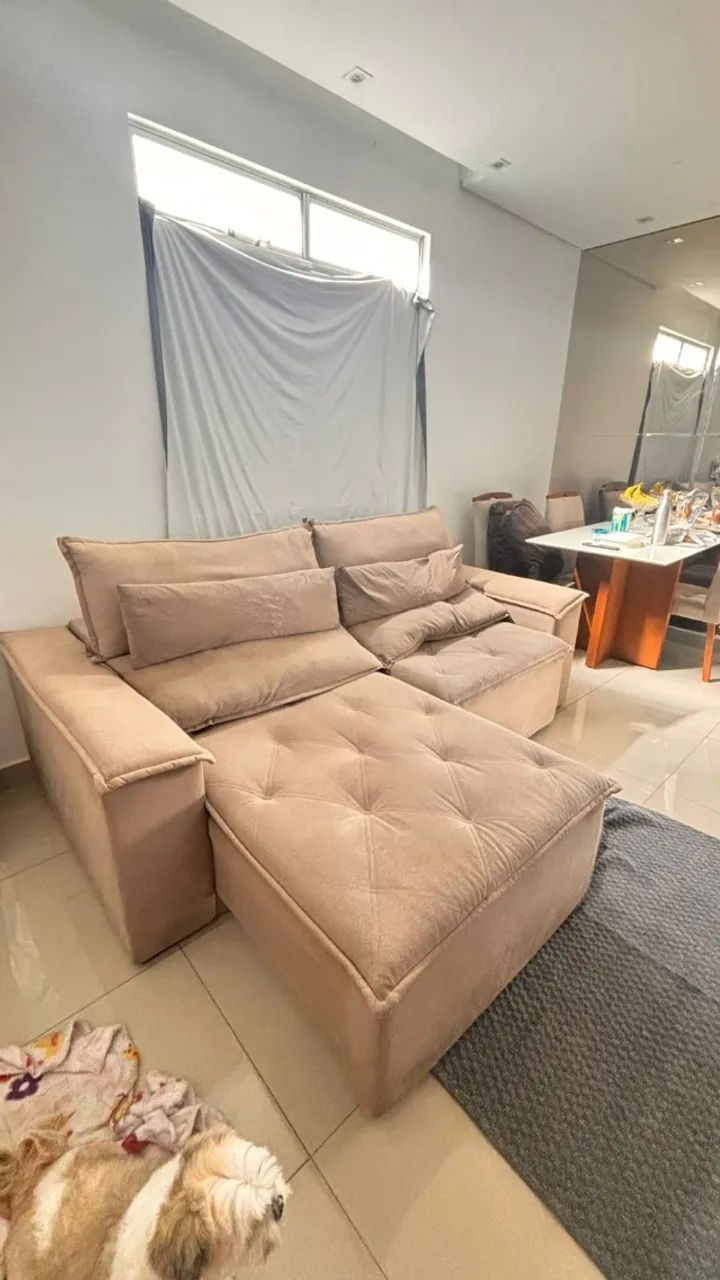 Sofá retrátil e reclinável 3 lugares super confortável - suede bege