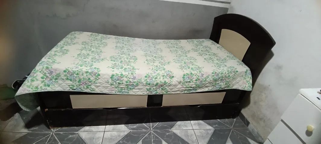 Vendo de cama com duas gavetas - Foto 2