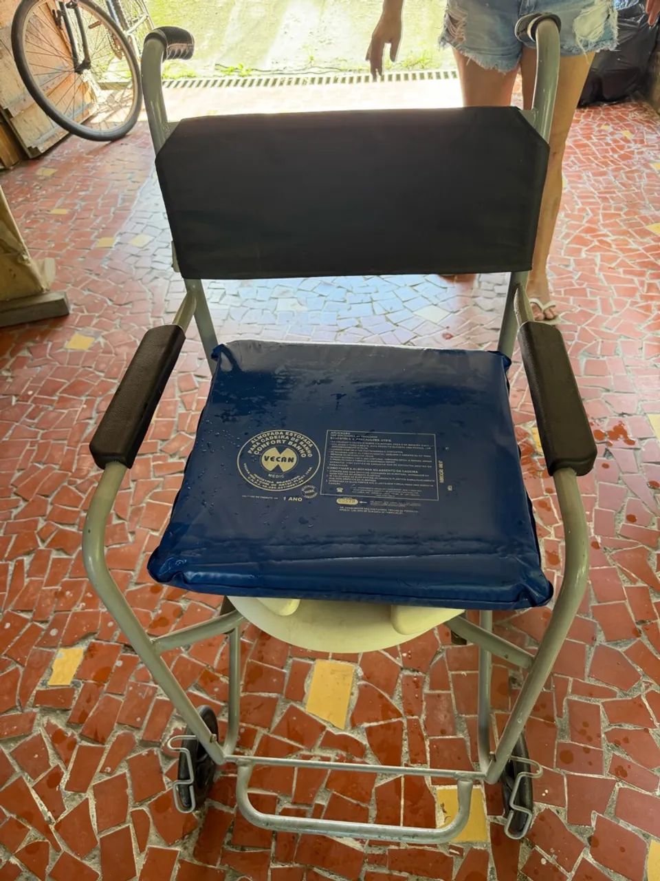 Cadeira higiênico  - Foto 2