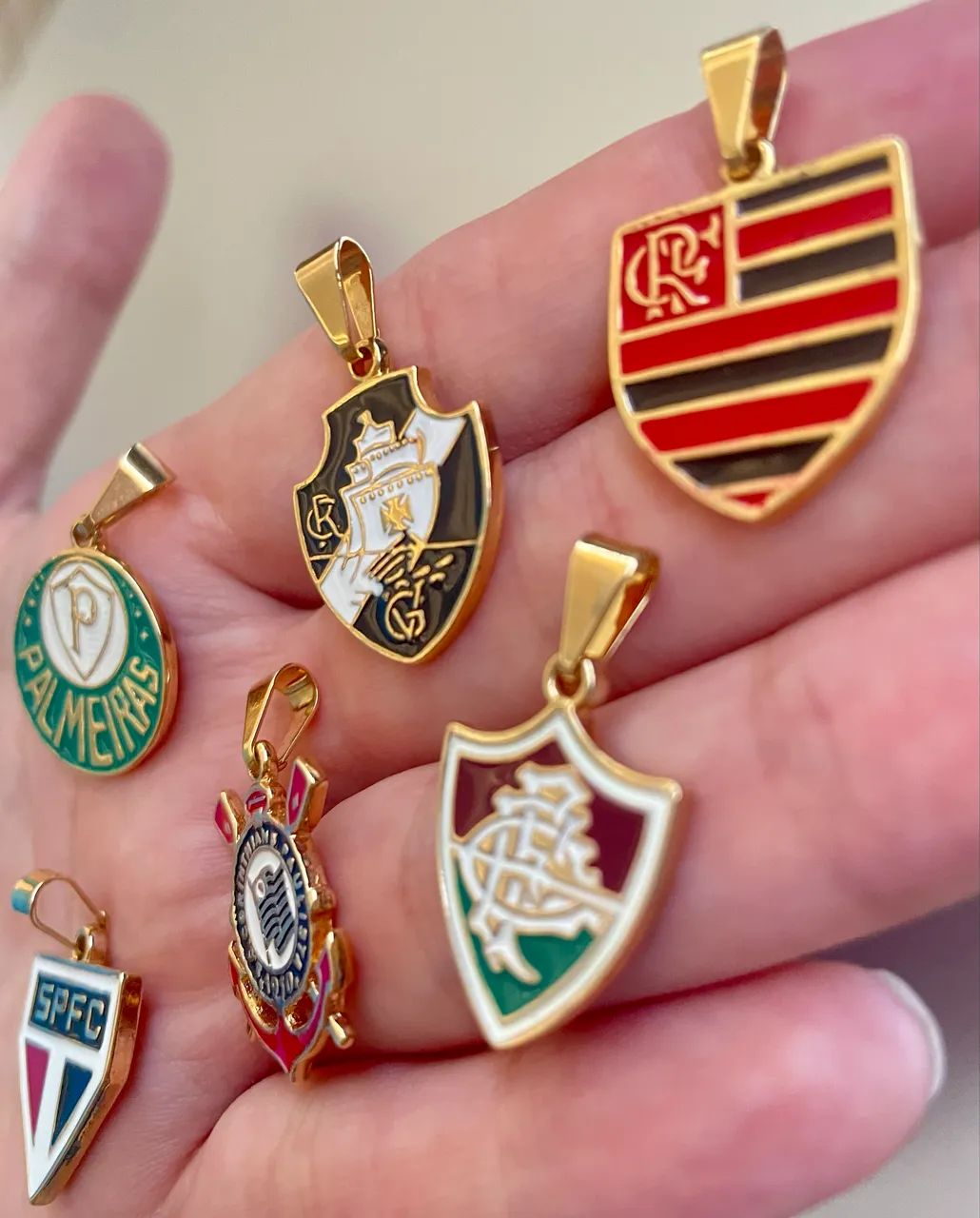 Pingentes escudos de time - NOVOS - Foto 2