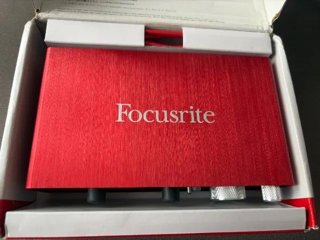 Interface de Áudio Focusrite Scarlett 2i2 2nd gen - Foto 5
