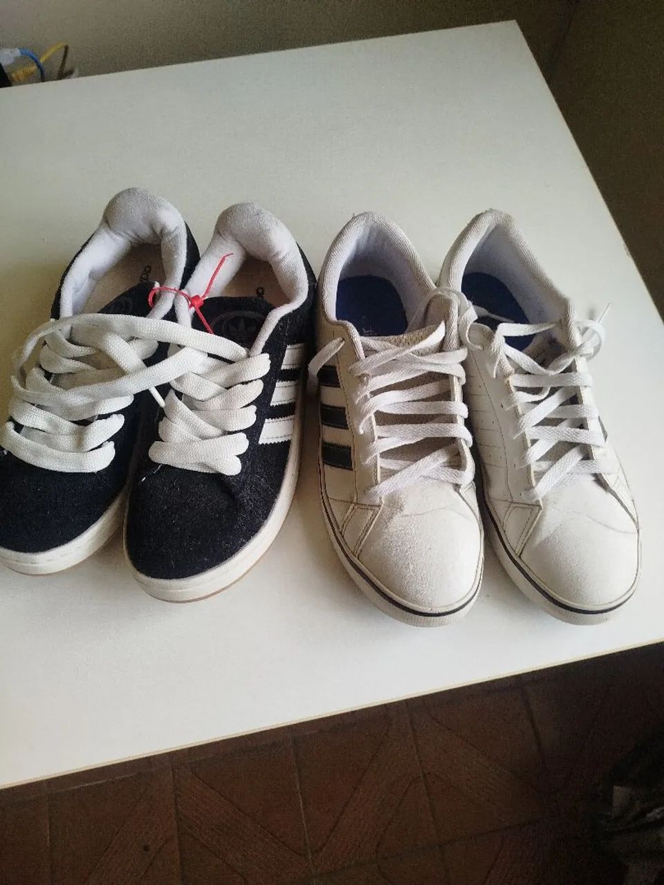 2 pares de Tênis Adidas 