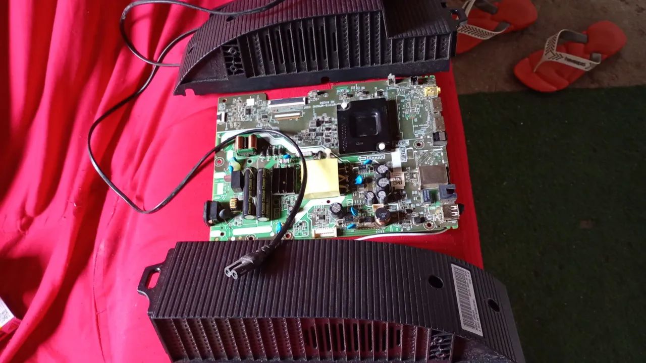 Placa duas caixinhas de som da TV CTL 43 polegadas novo pronto para usar