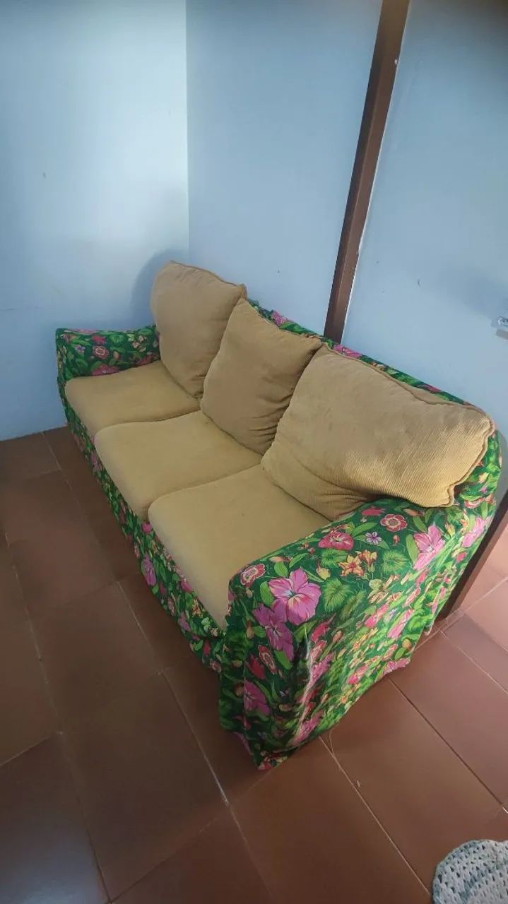 Vendo sofá de 3 lugares 