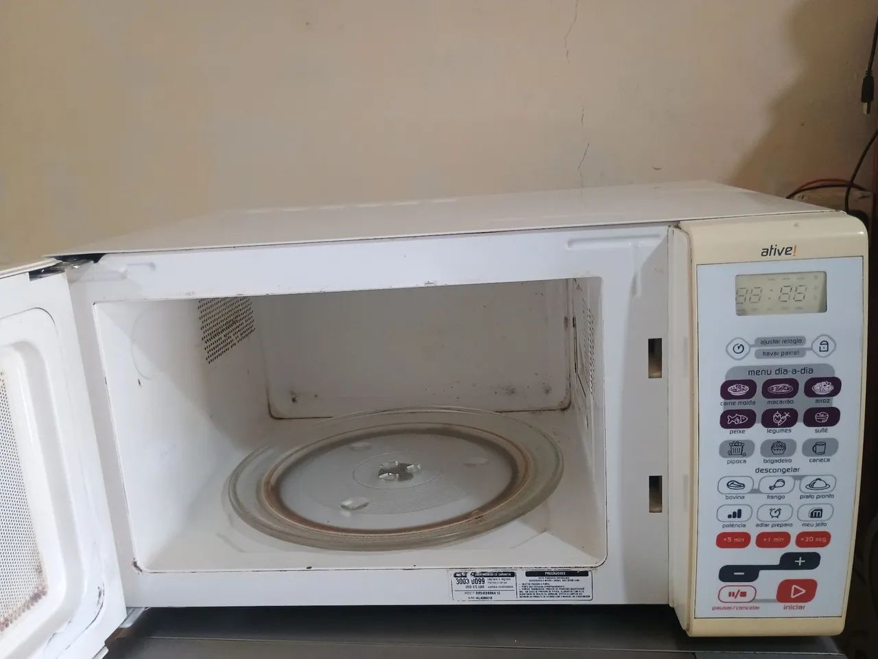 Microondas Brastemp 30 Lt - Foto 2