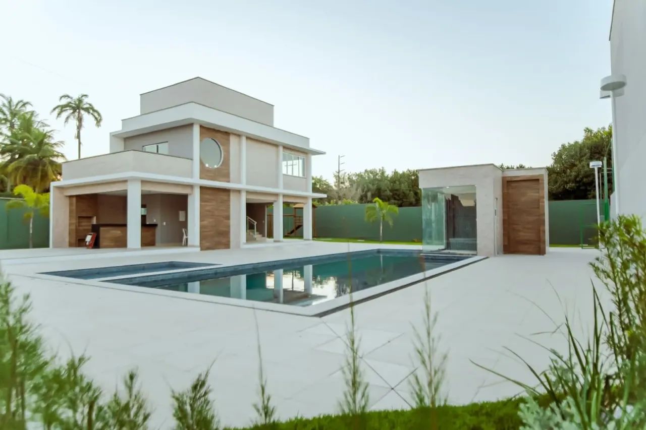 CASA EM CONDOMÍNIO NO EUSÉBIO! AREA DE 105m2 COM EXCELENTE ESPAÇO!
