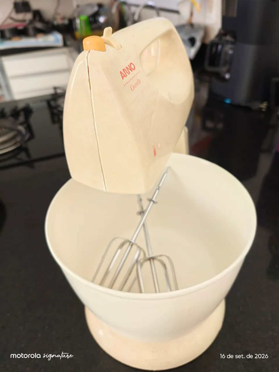 Batedeira de bolo Arno Ciranda Classic.