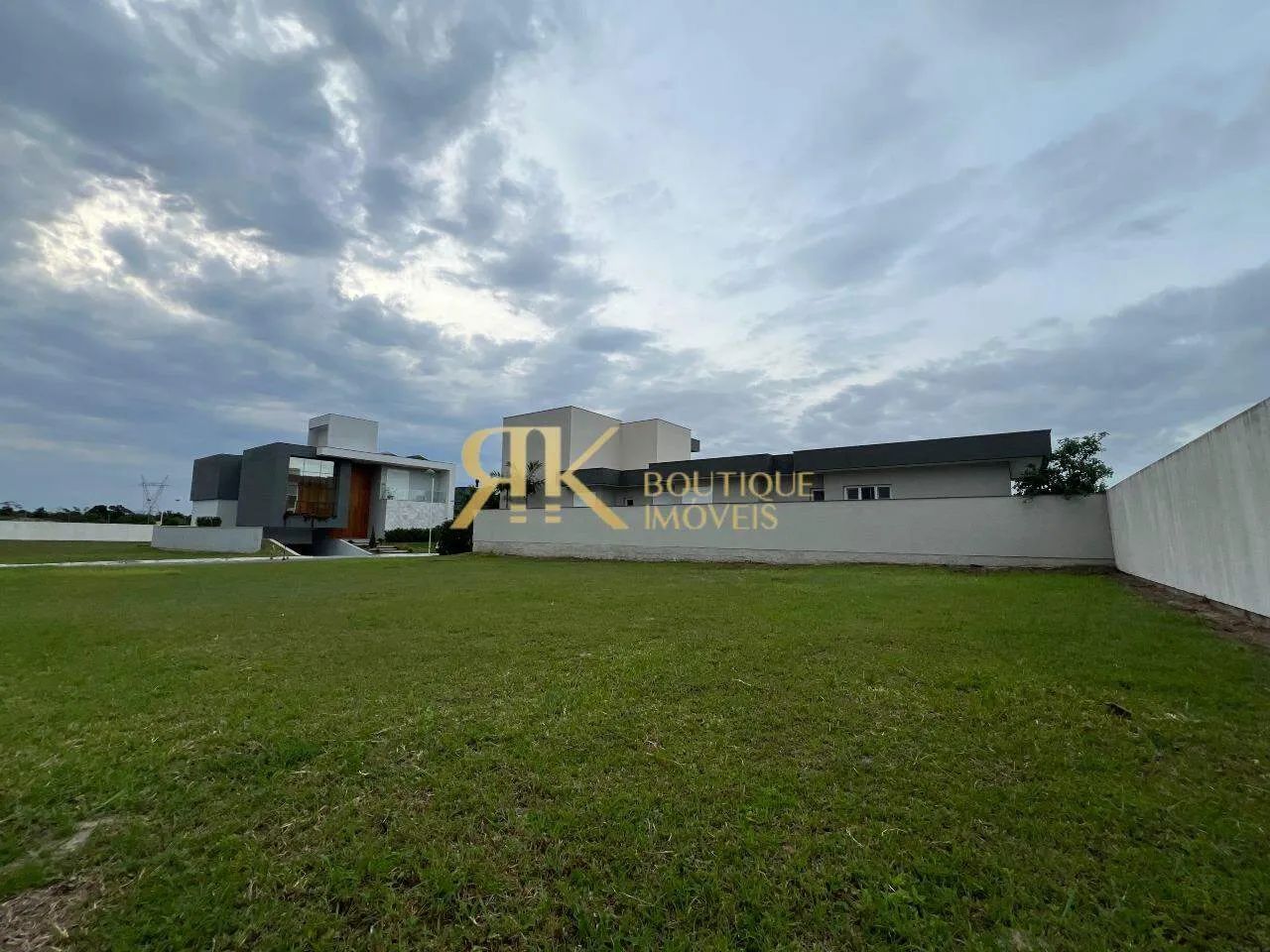 Lote de 510m² em condomínio alto padrão - Foto 2