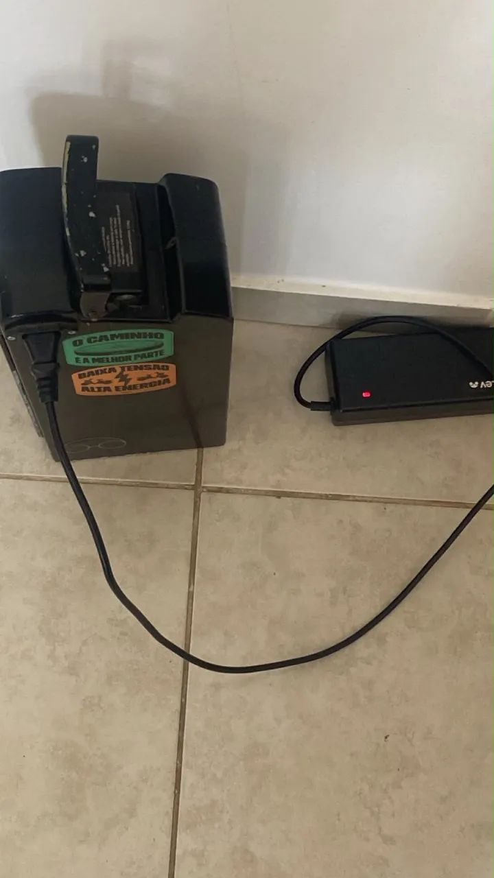 Bicicleta Elétrica Lev Preta com Cesta e Banco Traseiro - Foto 2
