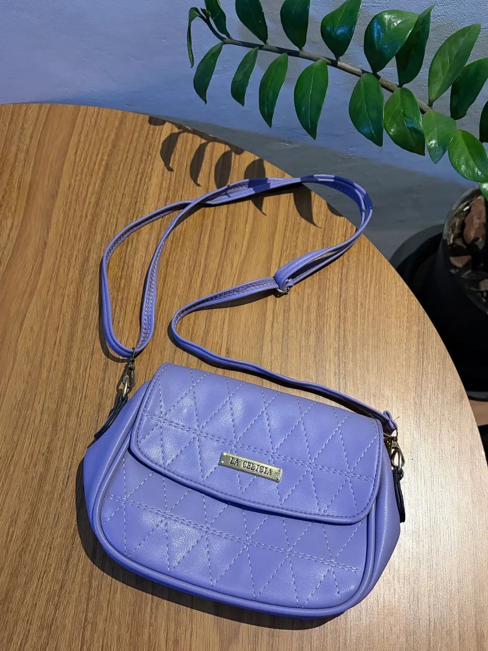 Bolsas femininas em perfeito estado - algumas novas e nunca usadas - Foto 4