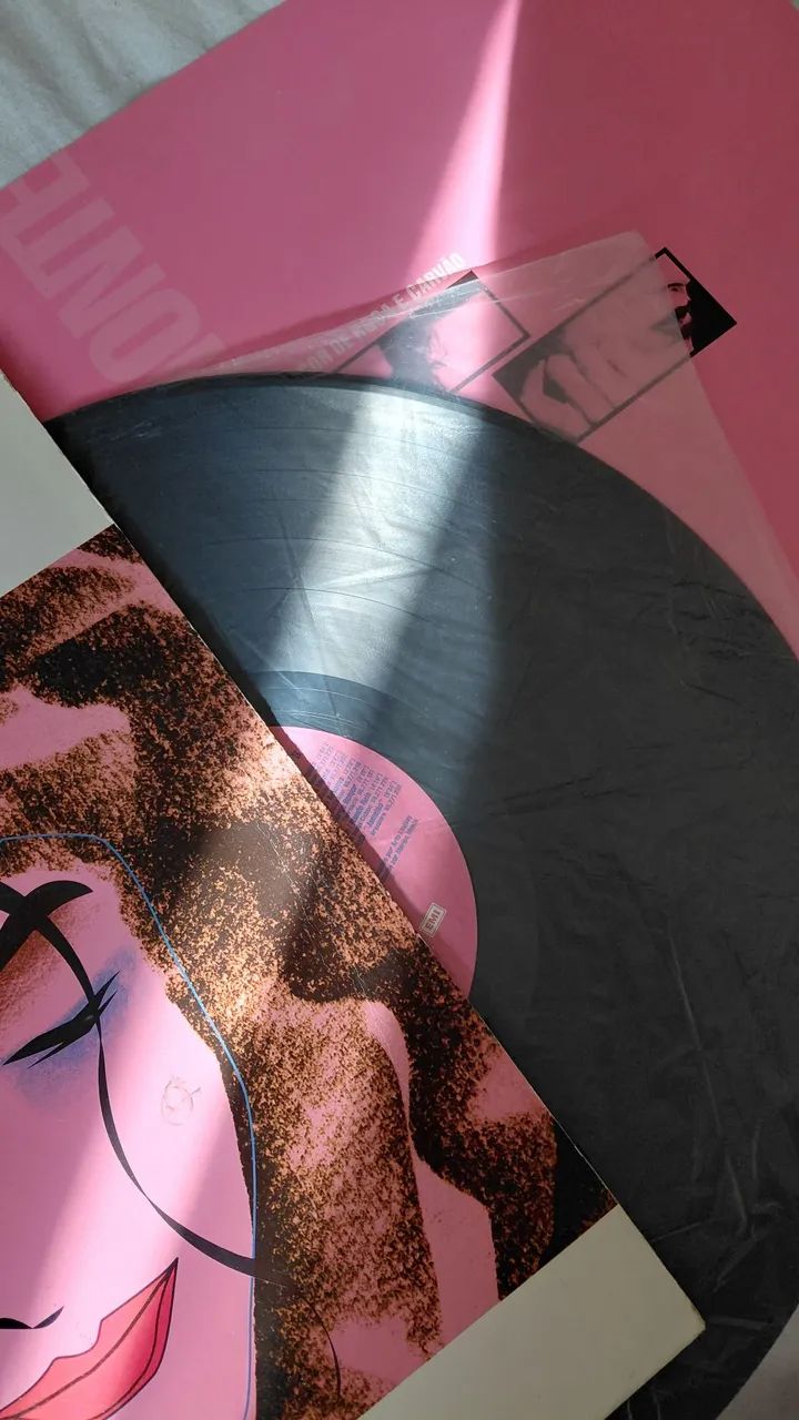 Disco de vinil Marisa Monte "cor de rosa e carvão"  - Foto 4
