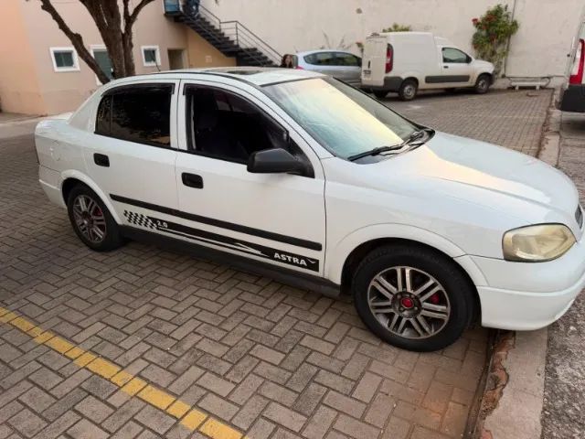 Chevrolet Astra 2.0/ CD/ GLS 2.0 MPFI 16V 3P 1999