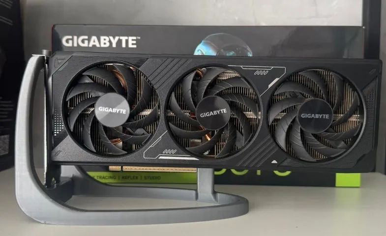 RTX 5070 12GB GIGABYTE