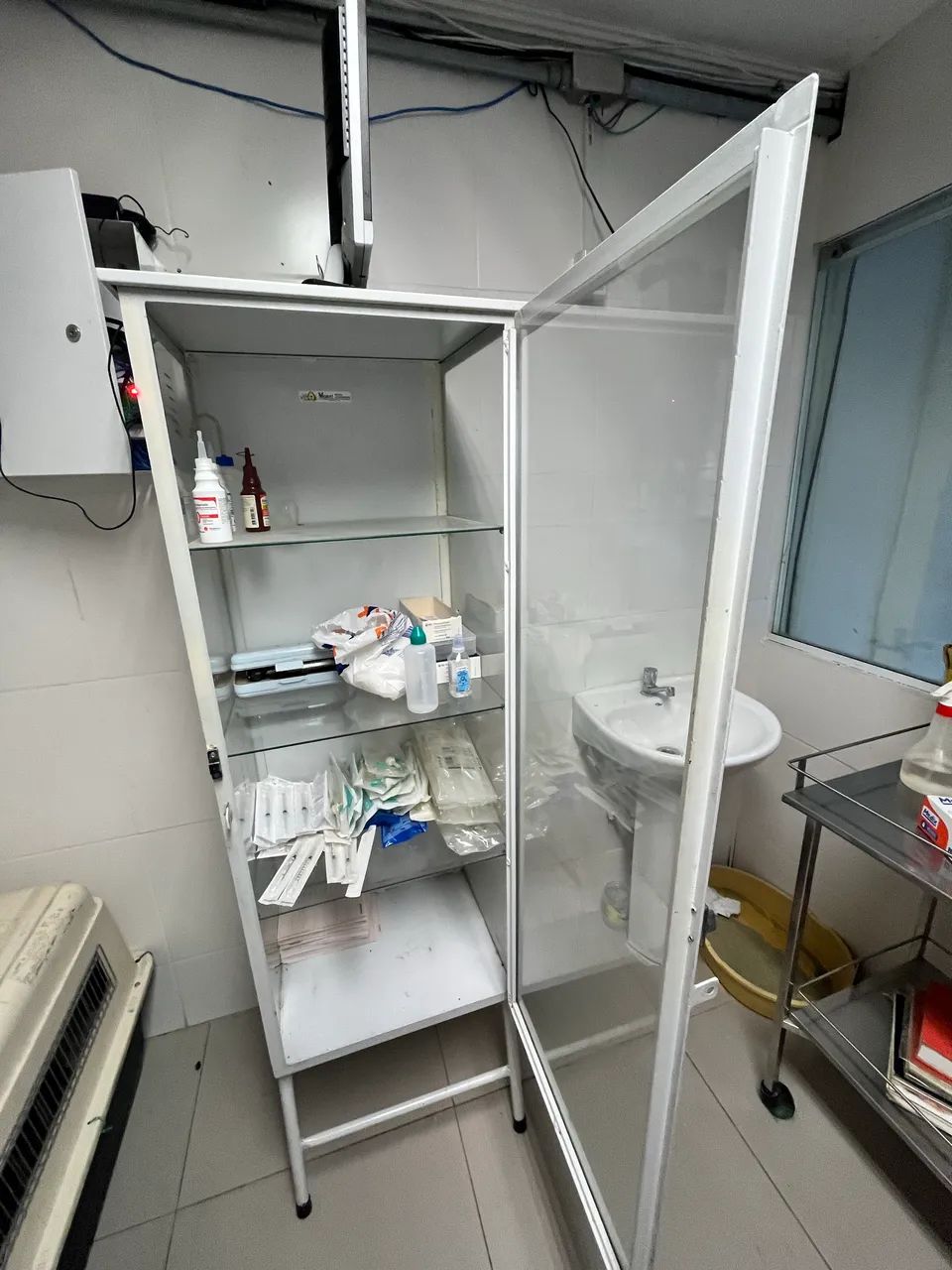 Armário vitrine veterinário  - Foto 4