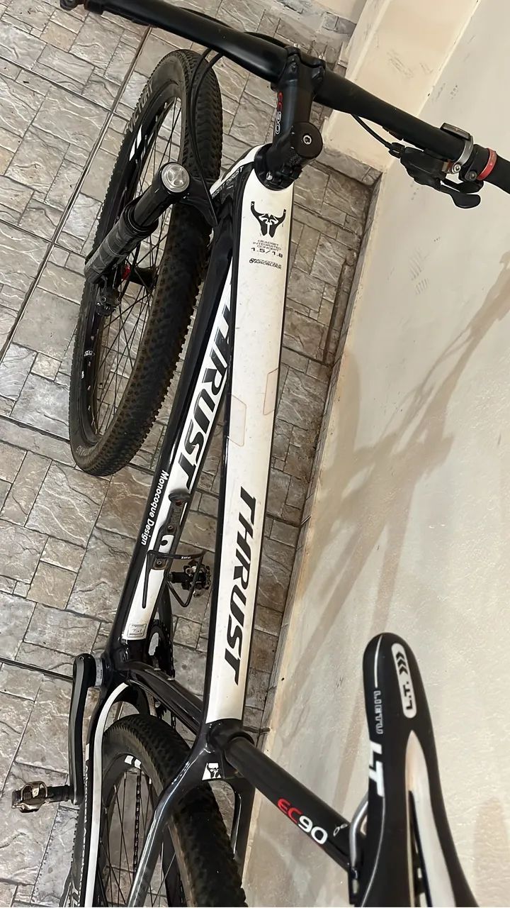 Bicicleta Trust aro 29 (Carbono) - Foto 4