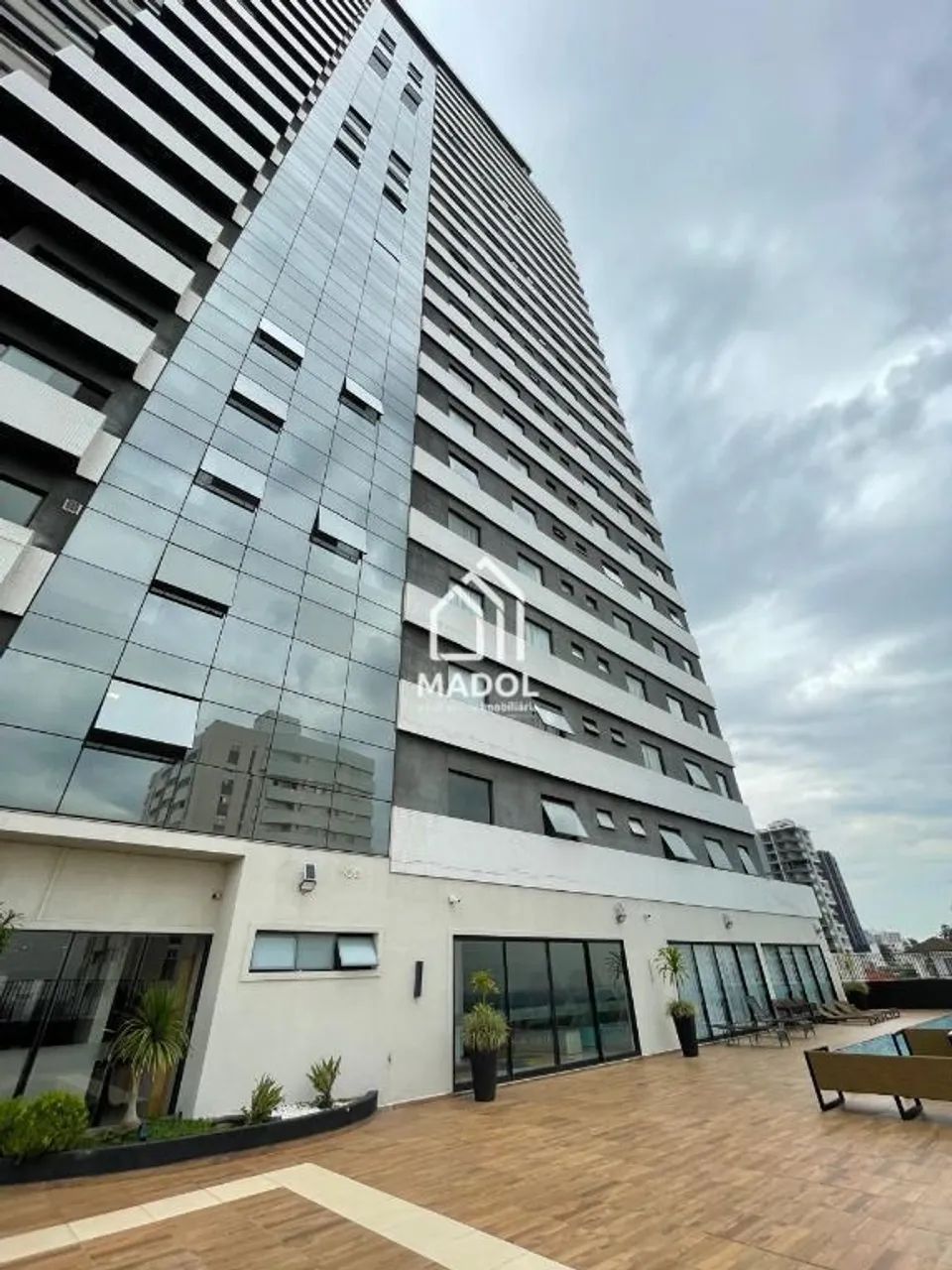 OPORTUNIDADE NO EDIFÍCIO ONYX 3 SUÍTES E 4 VAGAS DE GARAGEM