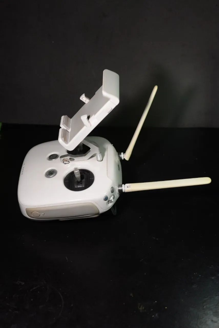 Controle Phantom 4 DJI GL300C + Carregador Original - Foto 3
