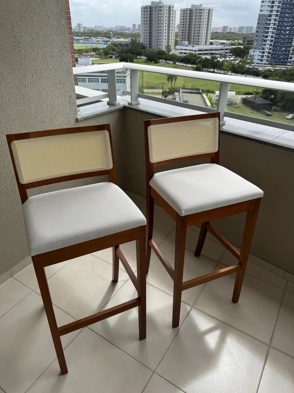 Banquetas de Madeira - Foto 2