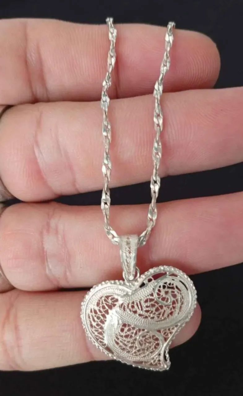 Colar de preta com pingente de coração  - Foto 3