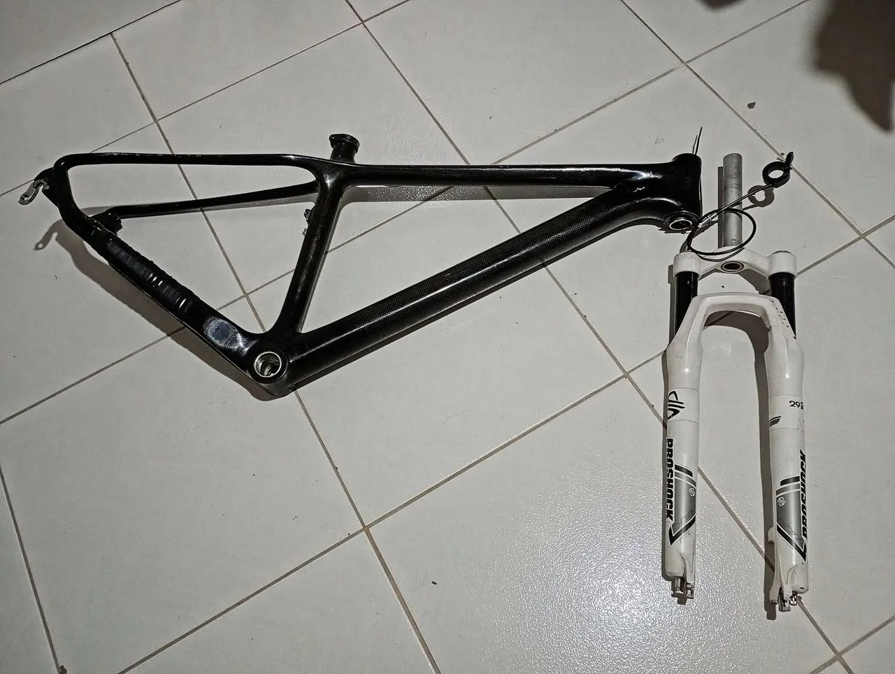 Quadro carbono e suspensão proshock Onix  - Foto 3
