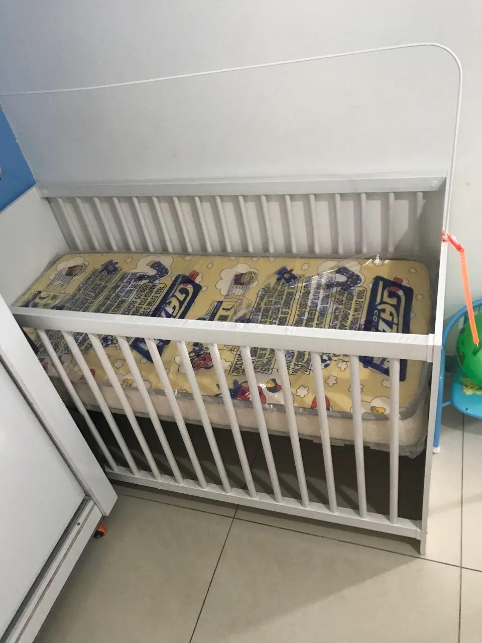 Vendo um berço com o colchão  - Foto 2