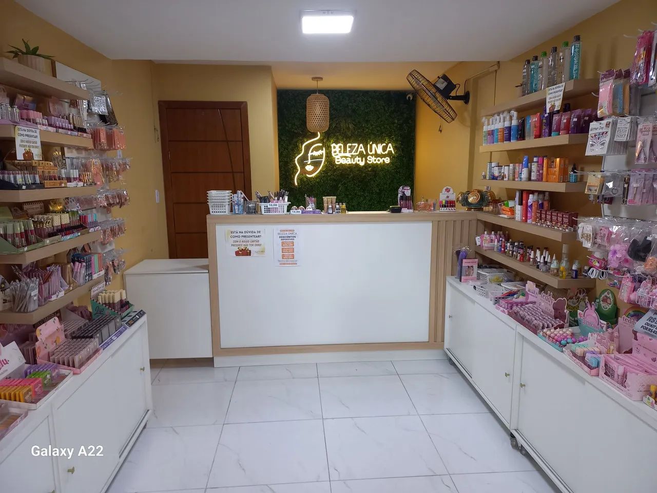 VENDO LOJA DE COSMÉTICOS E ACESSÓRIOS - Foto 2