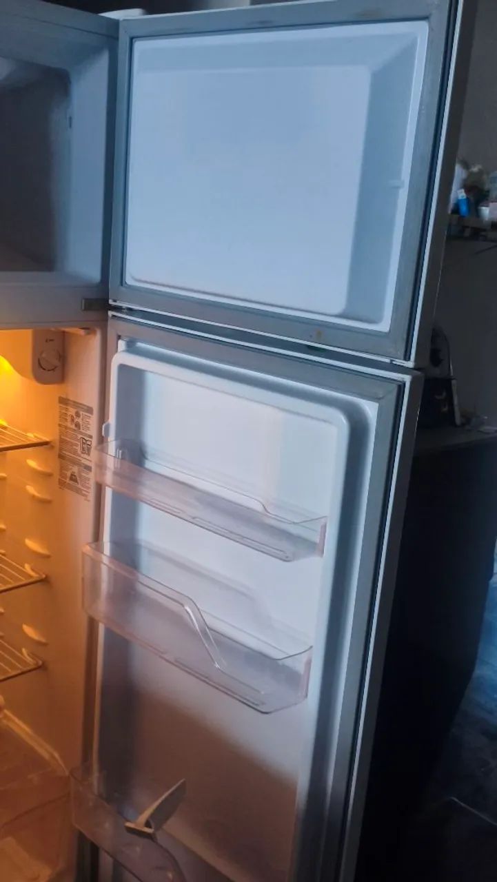 Geladeira Electrolux Semi Nova - Foto 3