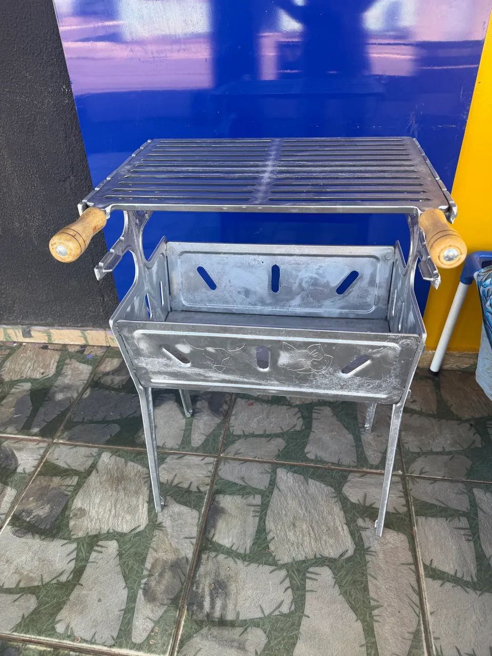 CHURRASQUEIRA DE ALUMINIO DESMONTÁVEL 