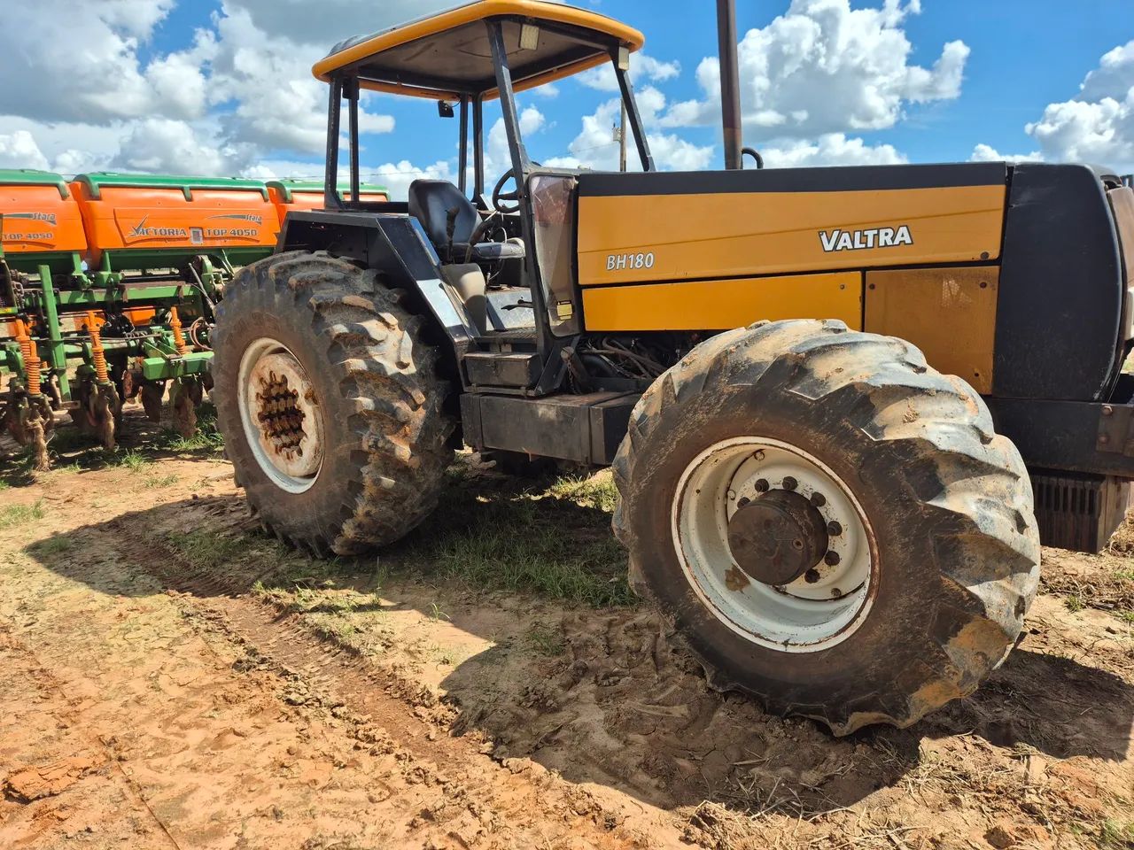 Trator Valtra BH180 - Foto 4
