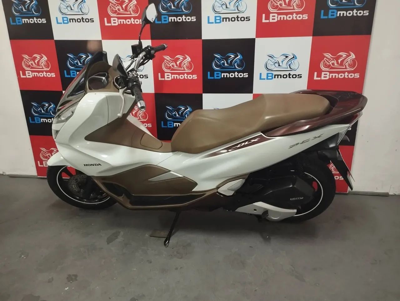PCX DLX - Foto 4